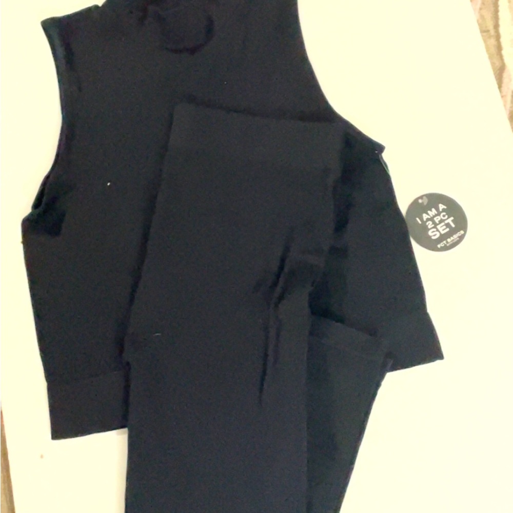 Women’s  Black Sleeveless Top and Leggings Set